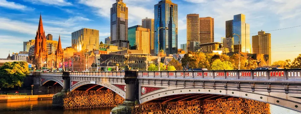 International holiday destinations featuring iconic city skylines, tropical beaches, and beautiful overseas travel experiences.