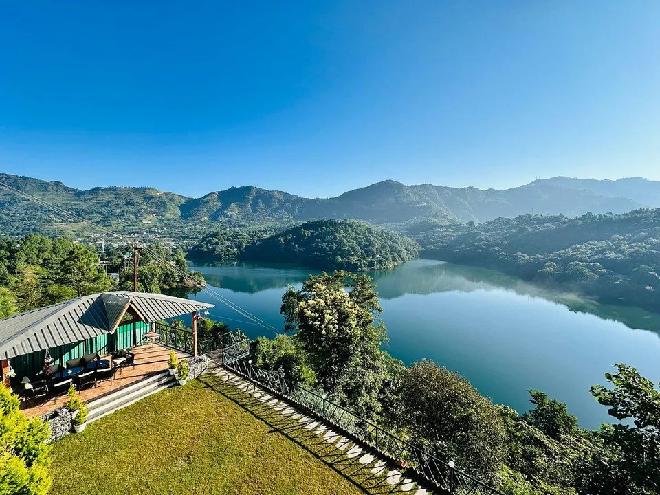 Scenic weekend getaway featuring peaceful mountain landscapes, a beautiful lake, and a relaxing nature retreat.
